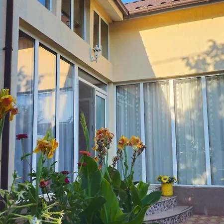 Casa Olga Ap 4camere Mansarda Kwatera prywatna Două Mai